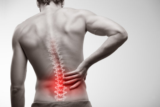 Боль в спине может быть связана с проблемами внутренних органов или с цнс